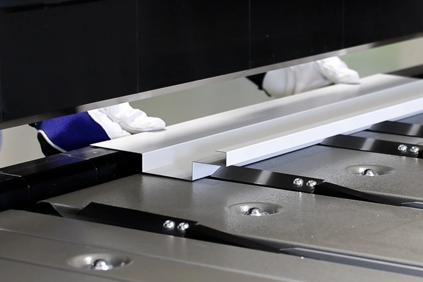 höj- och sänkbart anslagsbord till göteneds kantvik