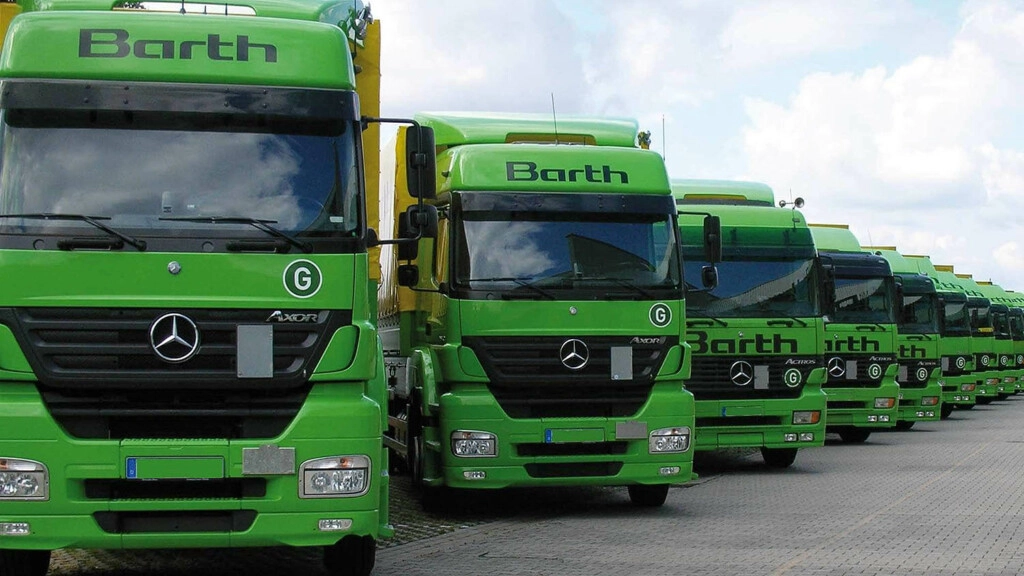 Bild på Gustav Barth´s lastbilsflotta