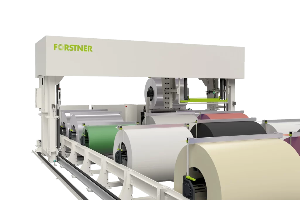 portalkran för lyft och laddning av coils i en coilfarm mot vit bakgrund