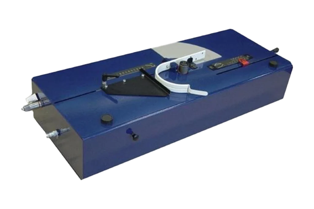 rännkroksknäck mot vit bakgrund